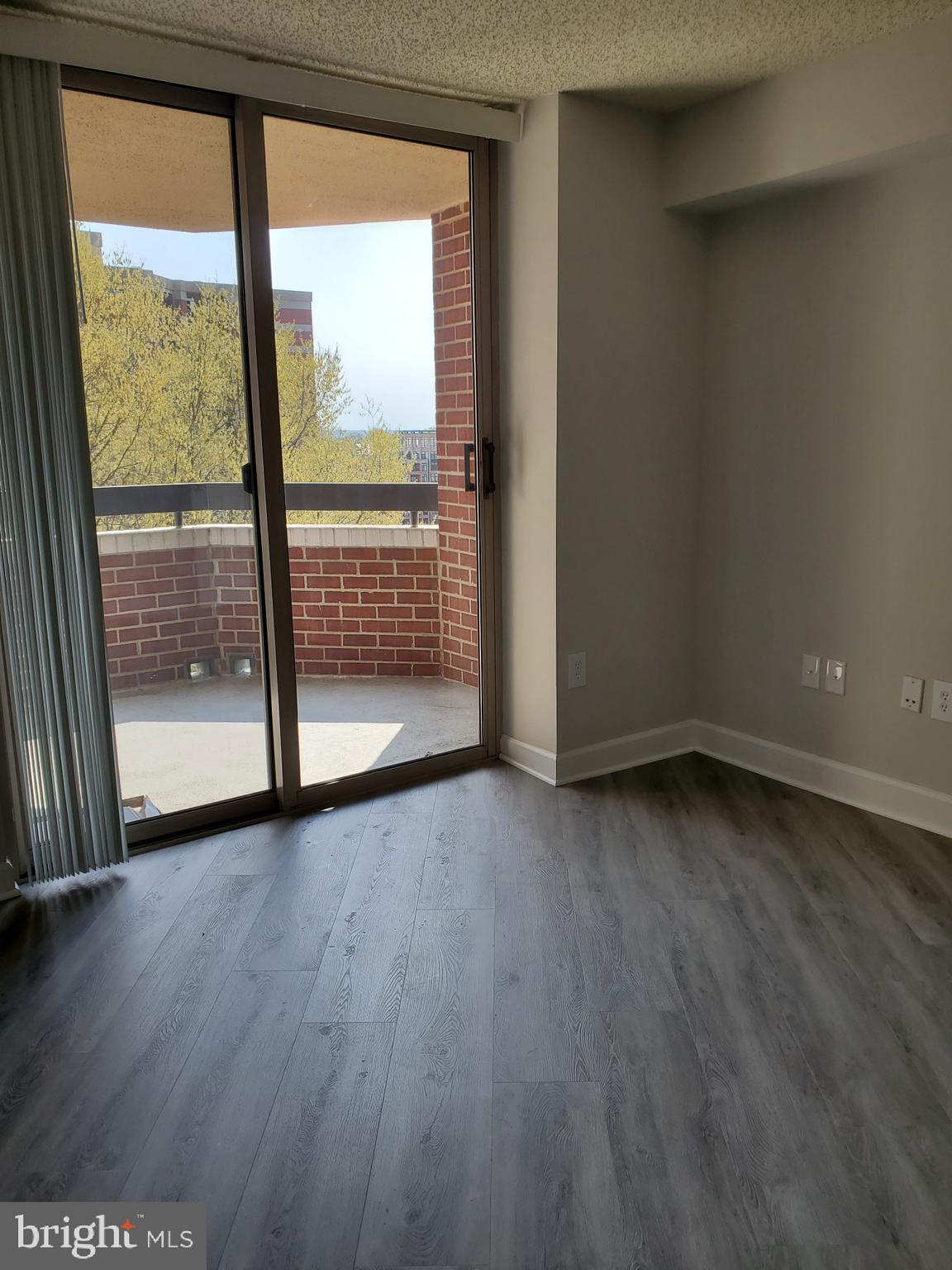 1276 N WAYNE ST #825