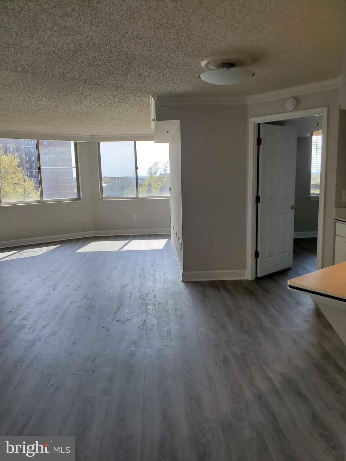 1276 N WAYNE ST #825