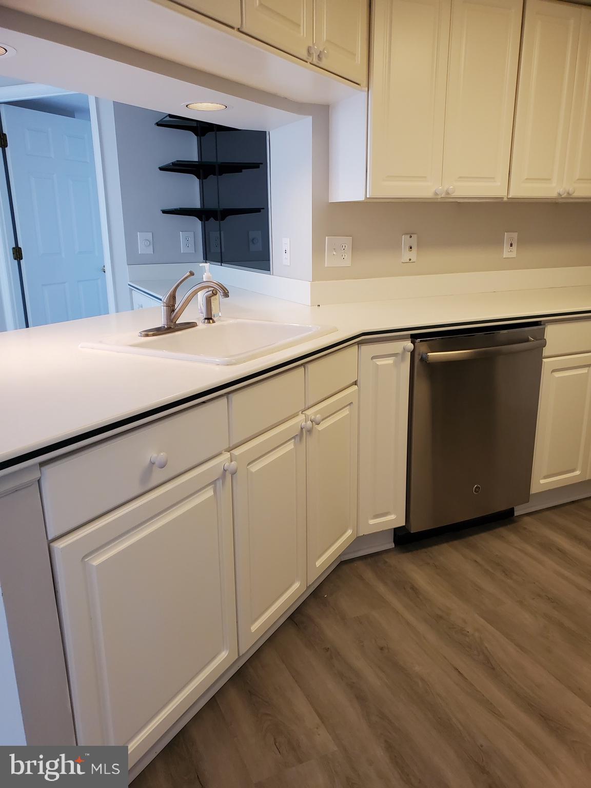 1276 N WAYNE ST #825