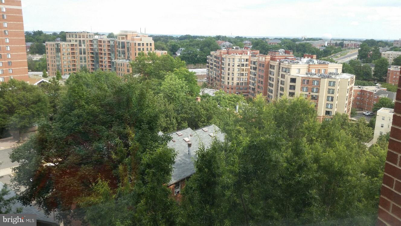 1276 N WAYNE ST #825