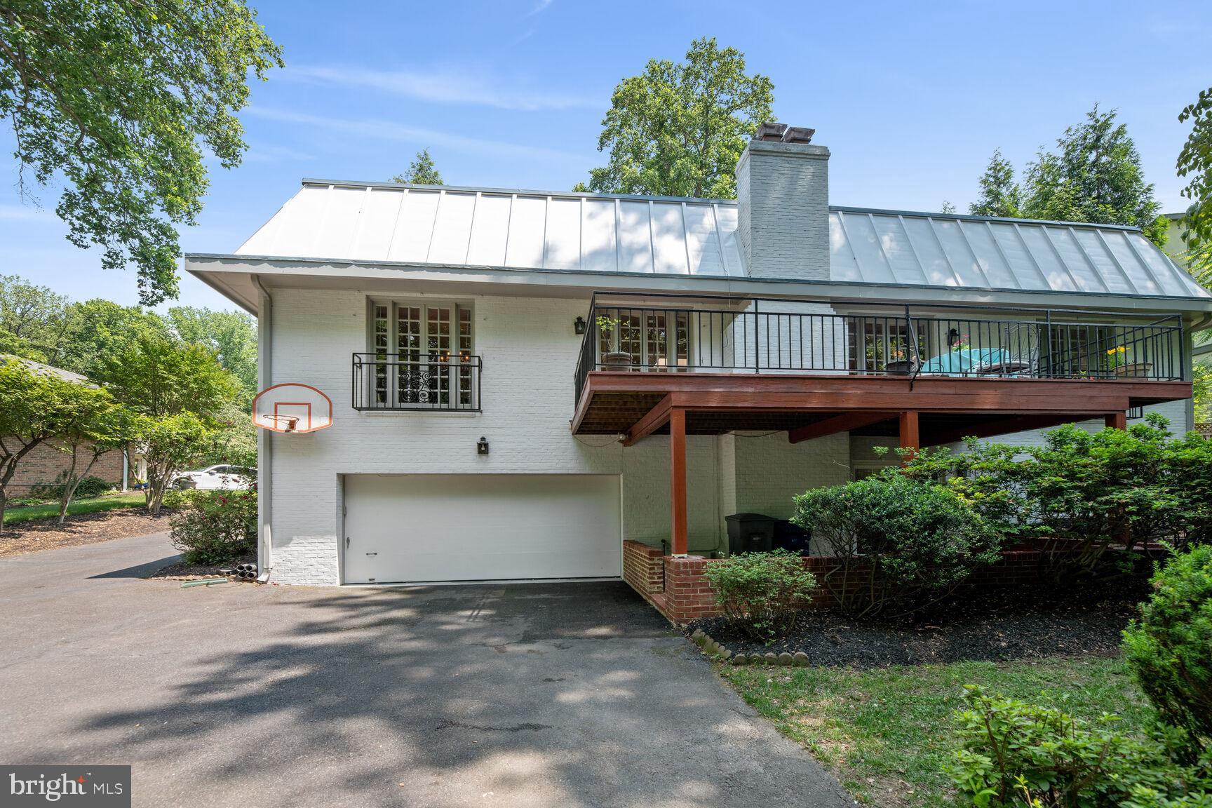 1517 Highwood DRIVE