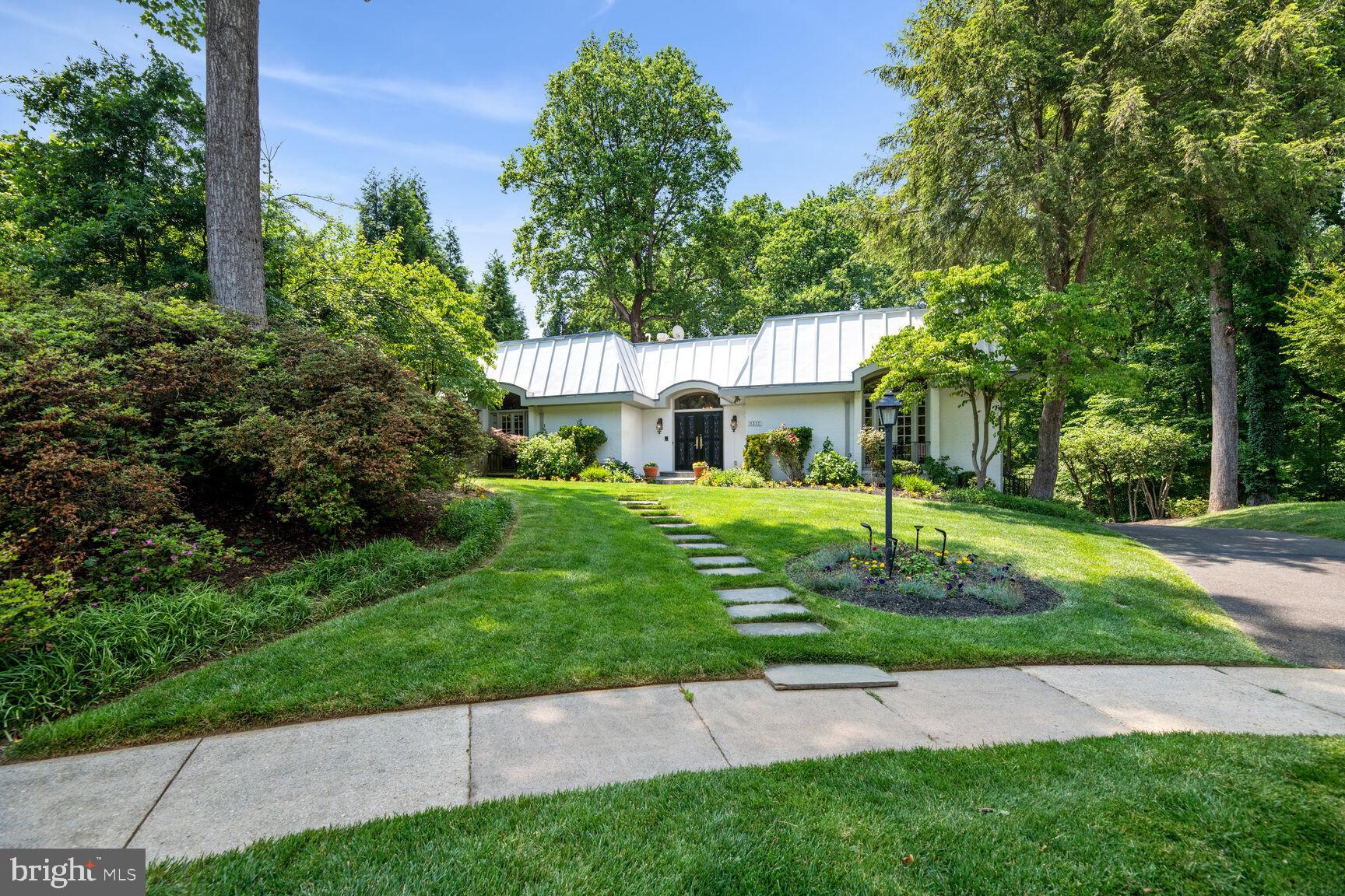 1517 Highwood DRIVE