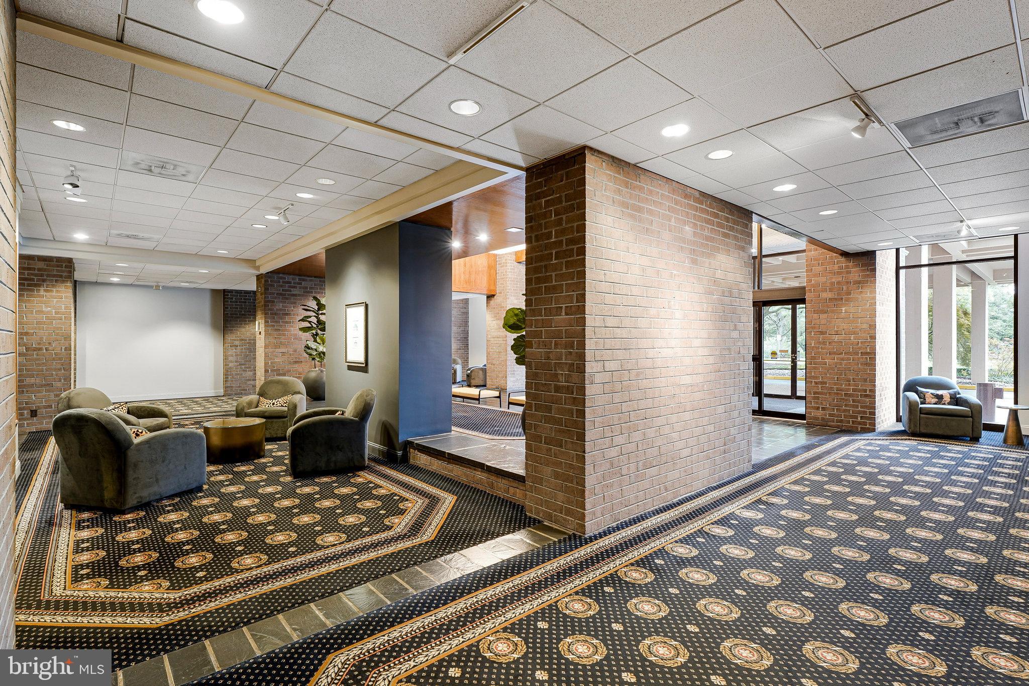 1800 OLD MEADOW ROAD 302