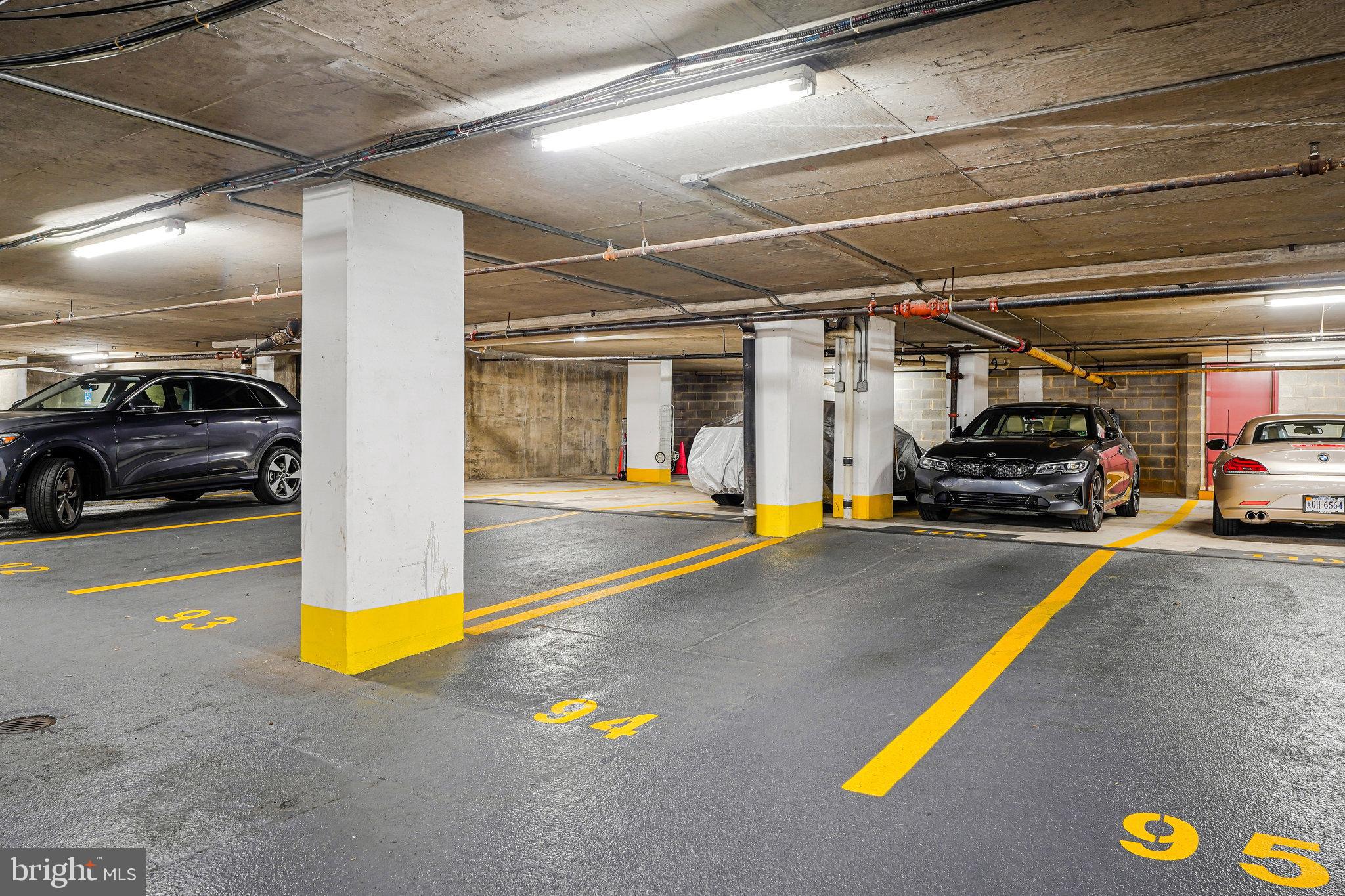 1800 OLD MEADOW ROAD 302