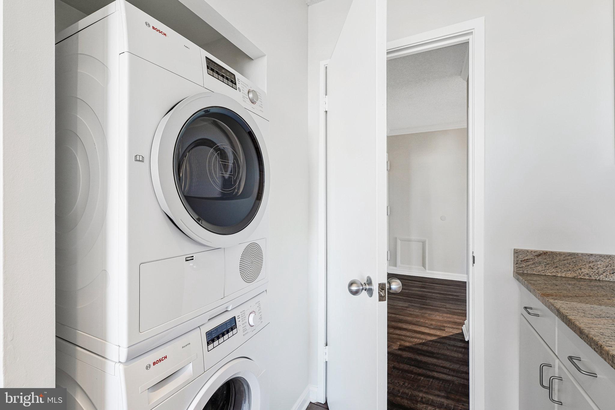 1800 OLD MEADOW ROAD 302