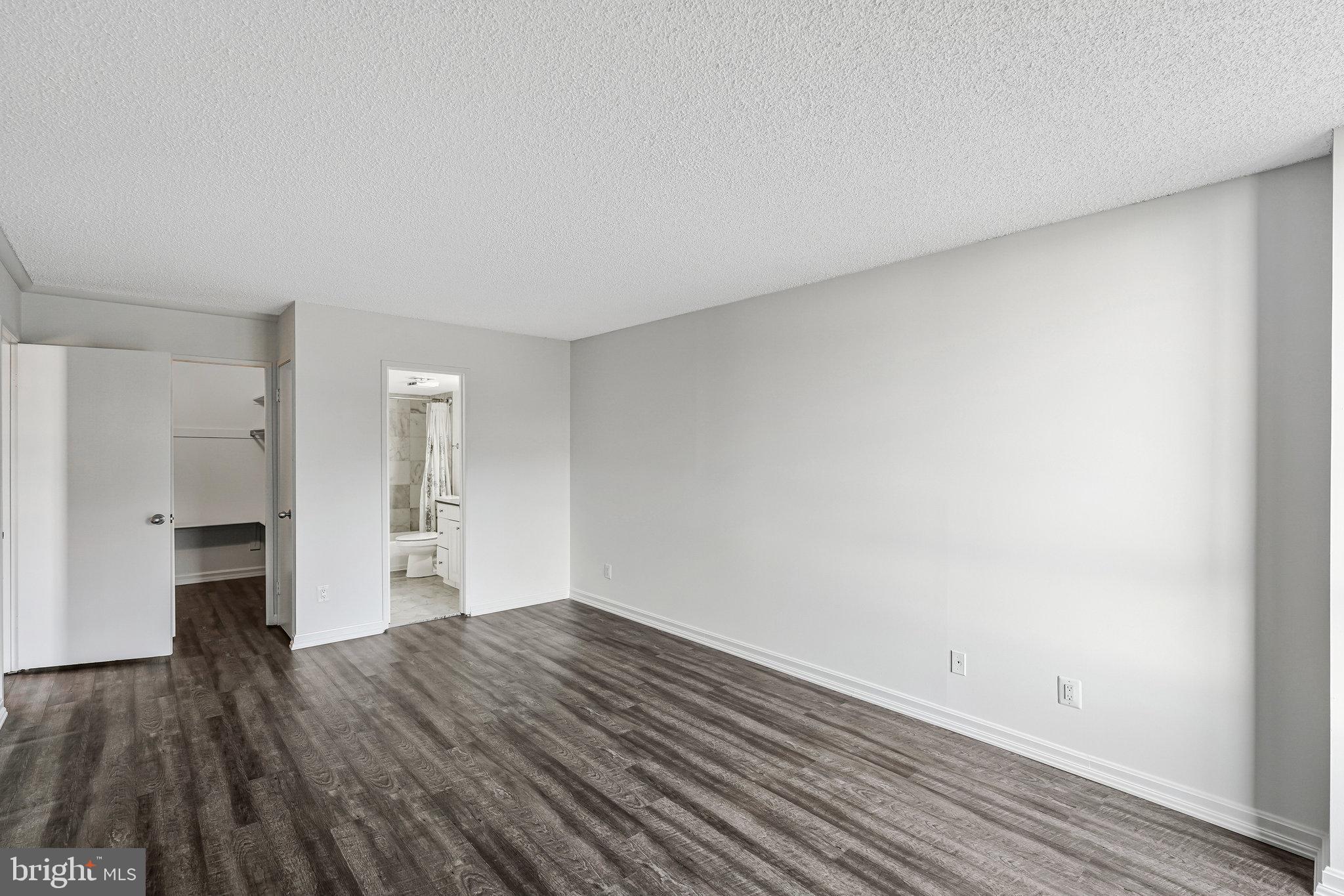 1800 OLD MEADOW ROAD 302