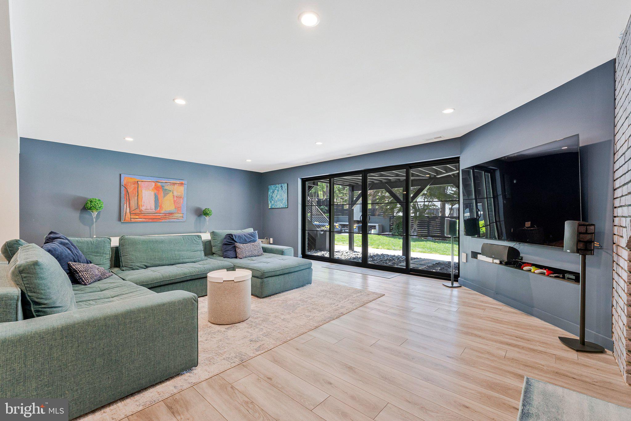 1228 PERRY WILLIAM DRIVE