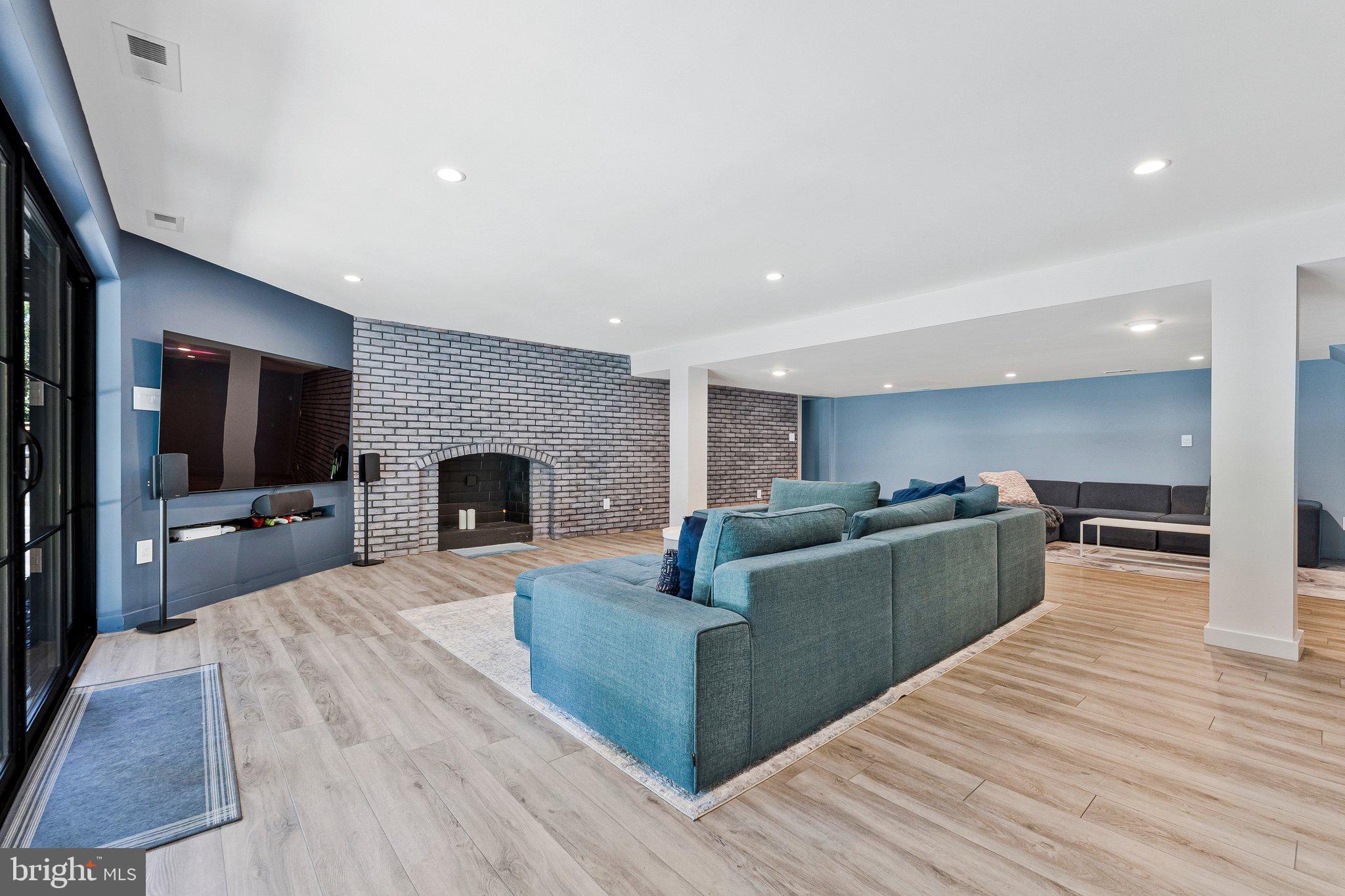 1228 PERRY WILLIAM DRIVE