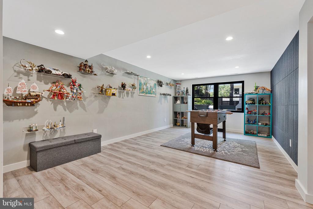 1228 PERRY WILLIAM DRIVE