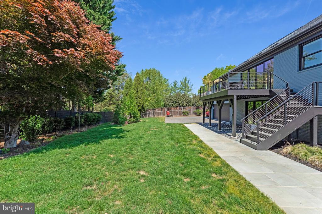 1228 PERRY WILLIAM DRIVE