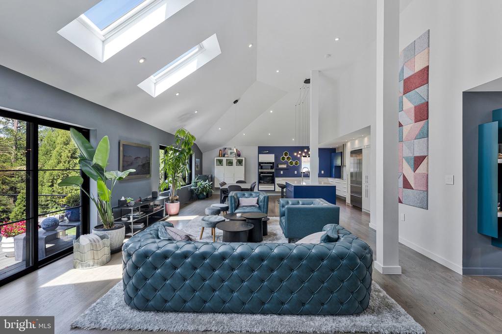 1228 PERRY WILLIAM DRIVE