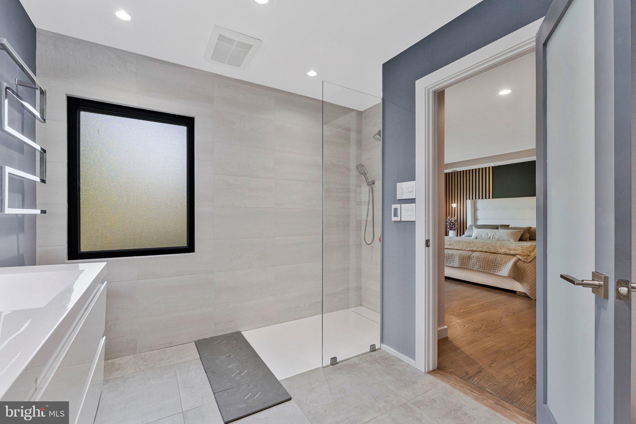 1228 PERRY WILLIAM DRIVE