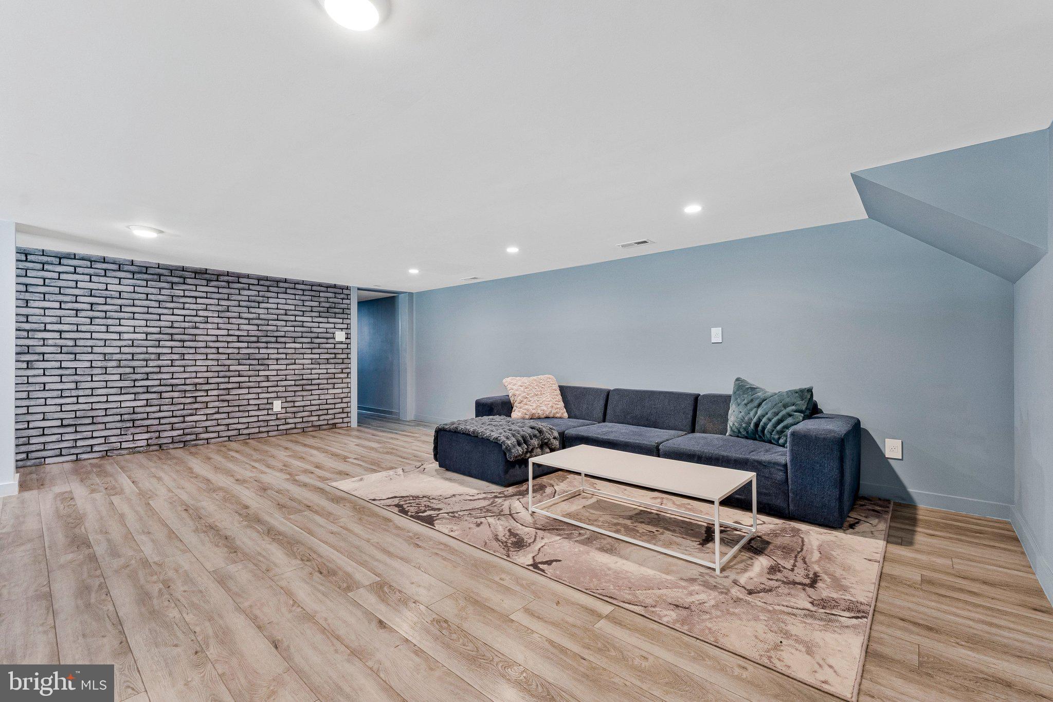 1228 PERRY WILLIAM DRIVE