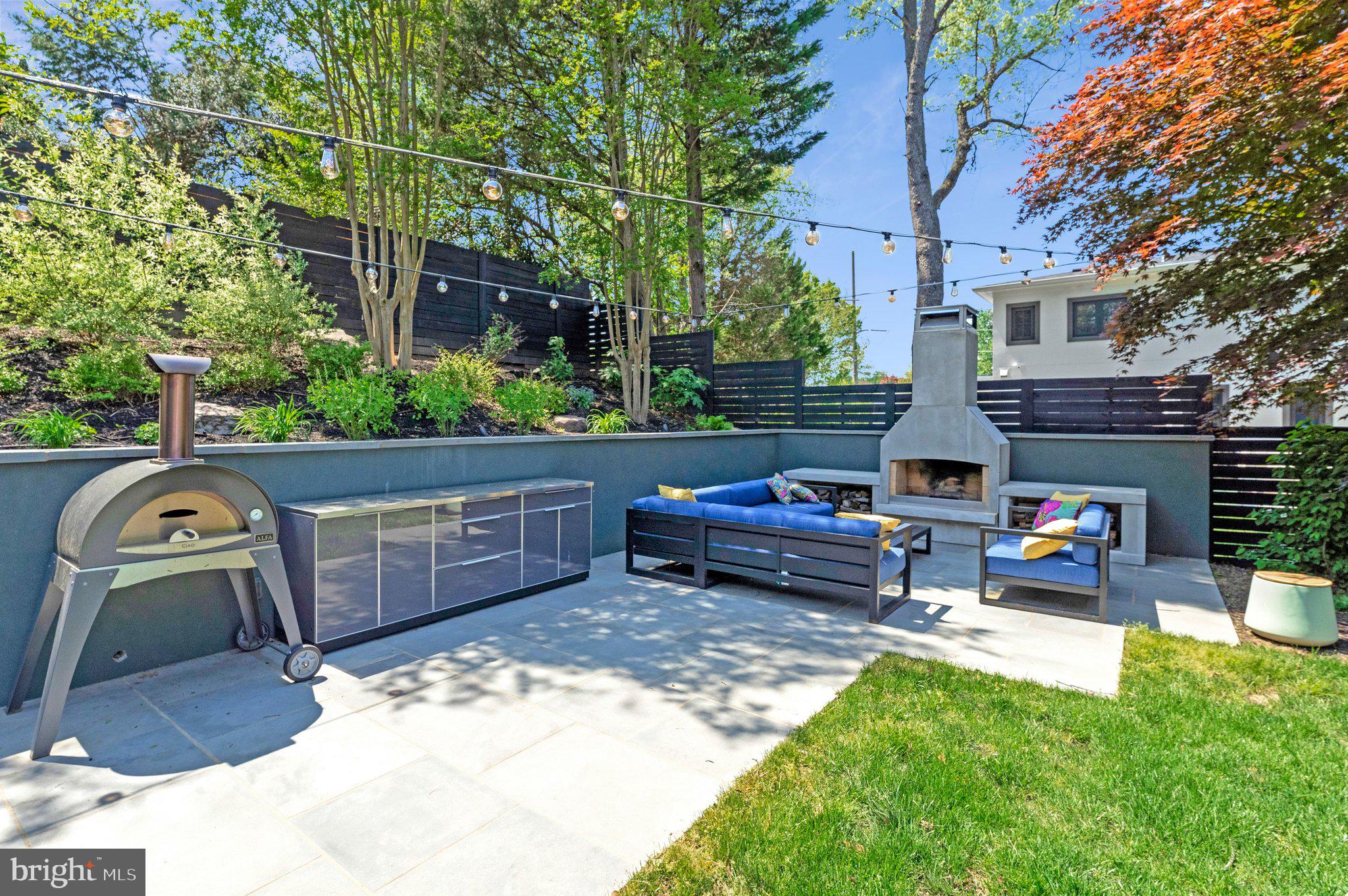1228 PERRY WILLIAM DRIVE