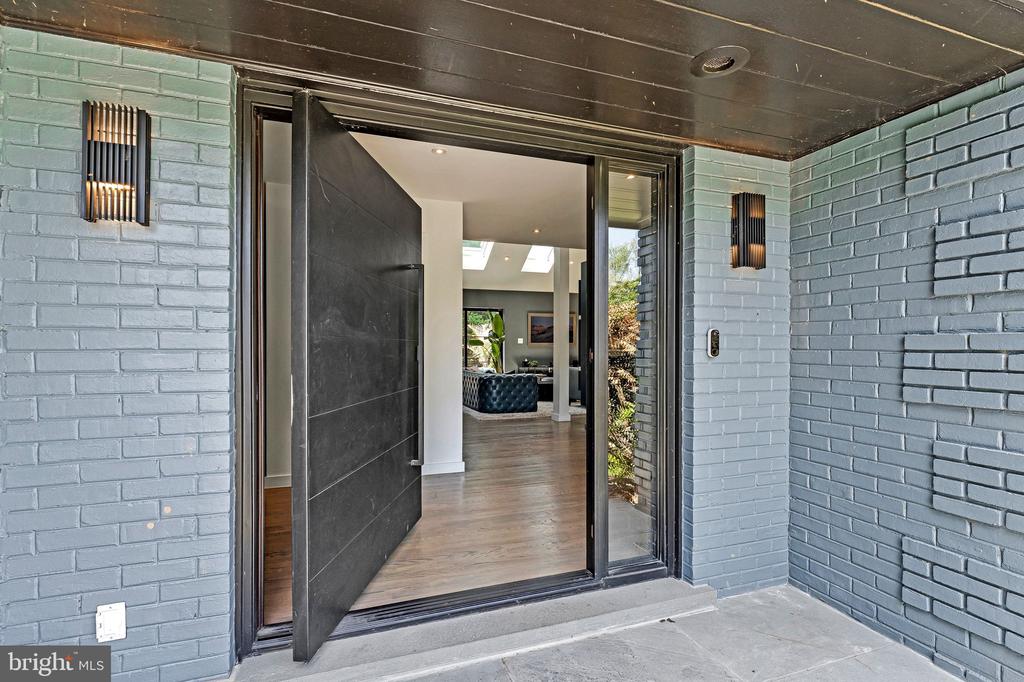 1228 PERRY WILLIAM DRIVE