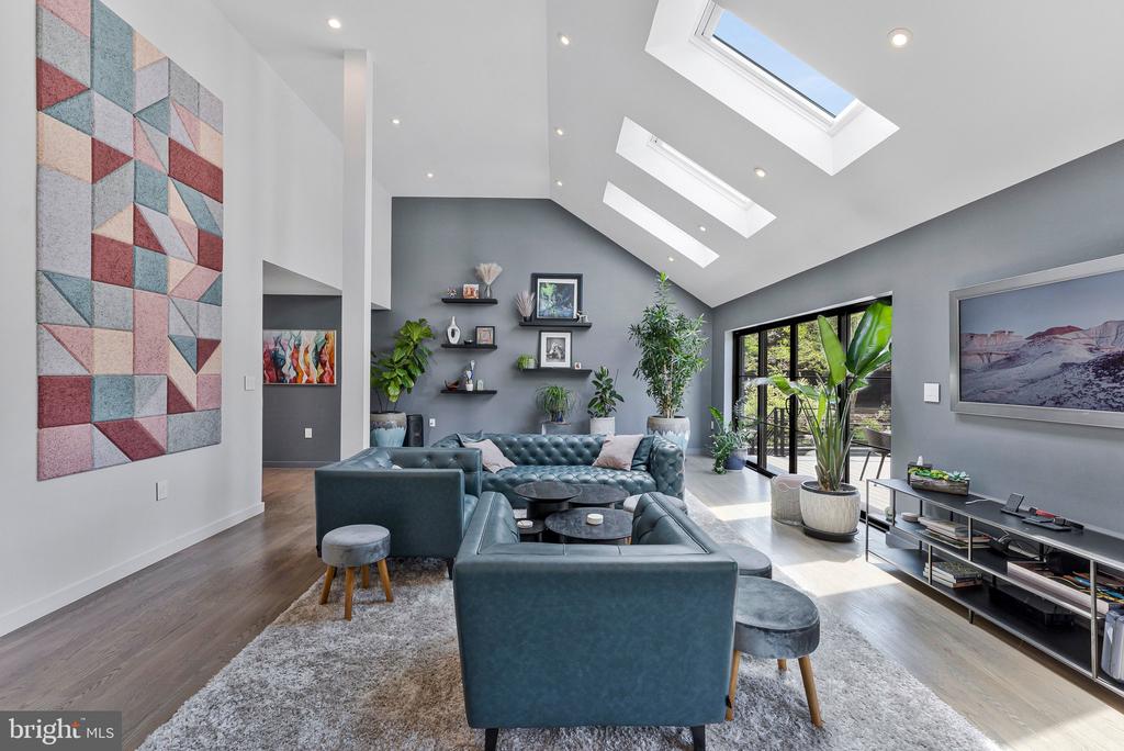 1228 PERRY WILLIAM DRIVE