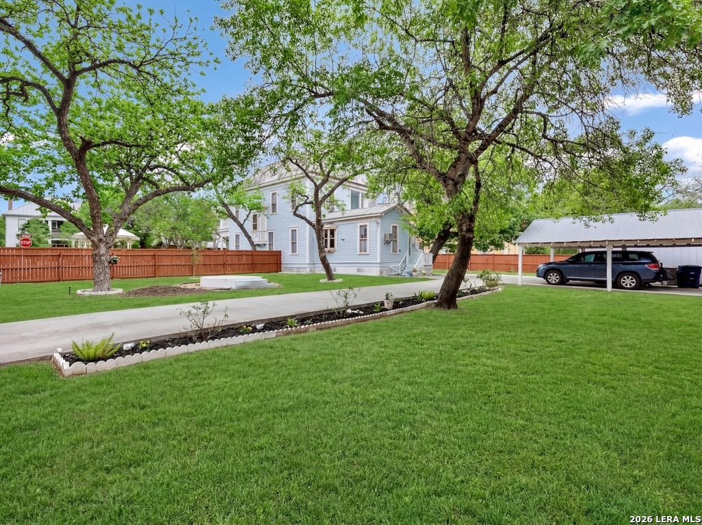 705 E Guenther