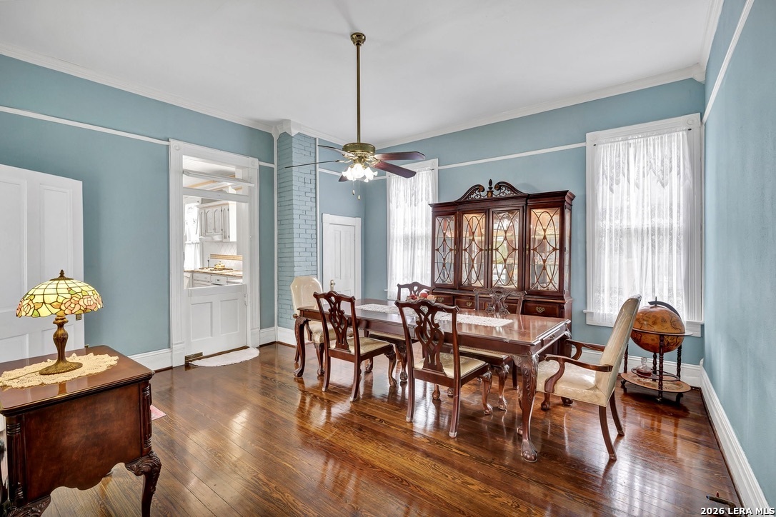 705 E Guenther