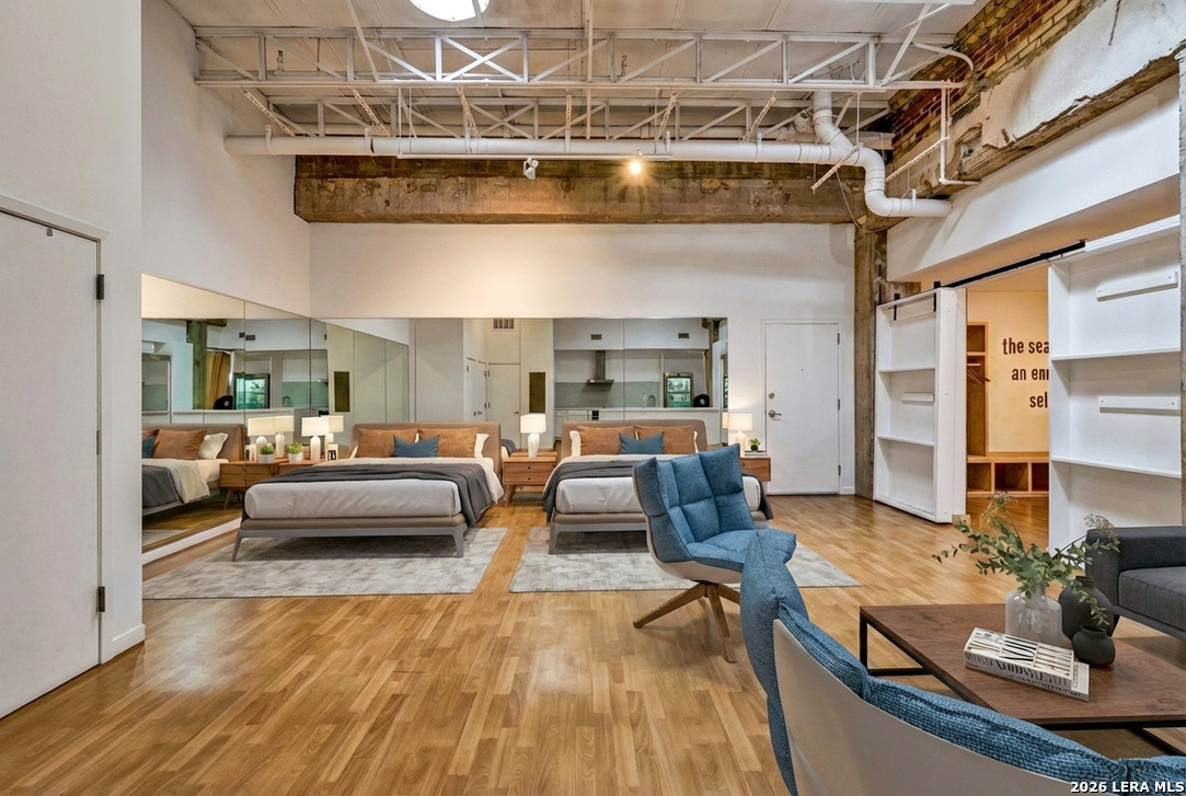 1115 S Alamo 2213