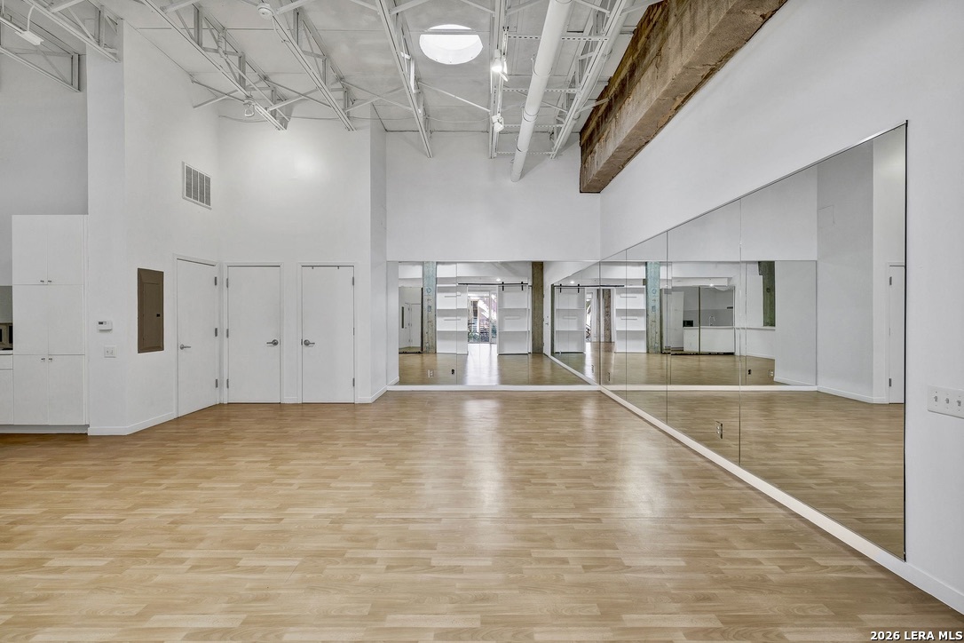 1115 S Alamo 2213