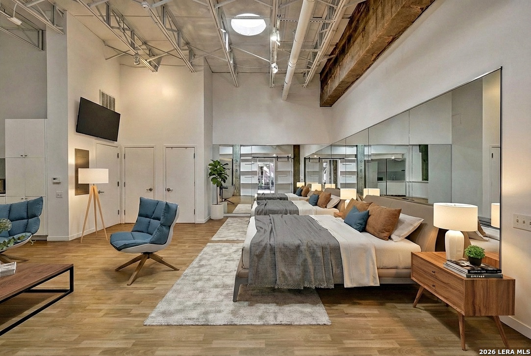1115 S Alamo 2213