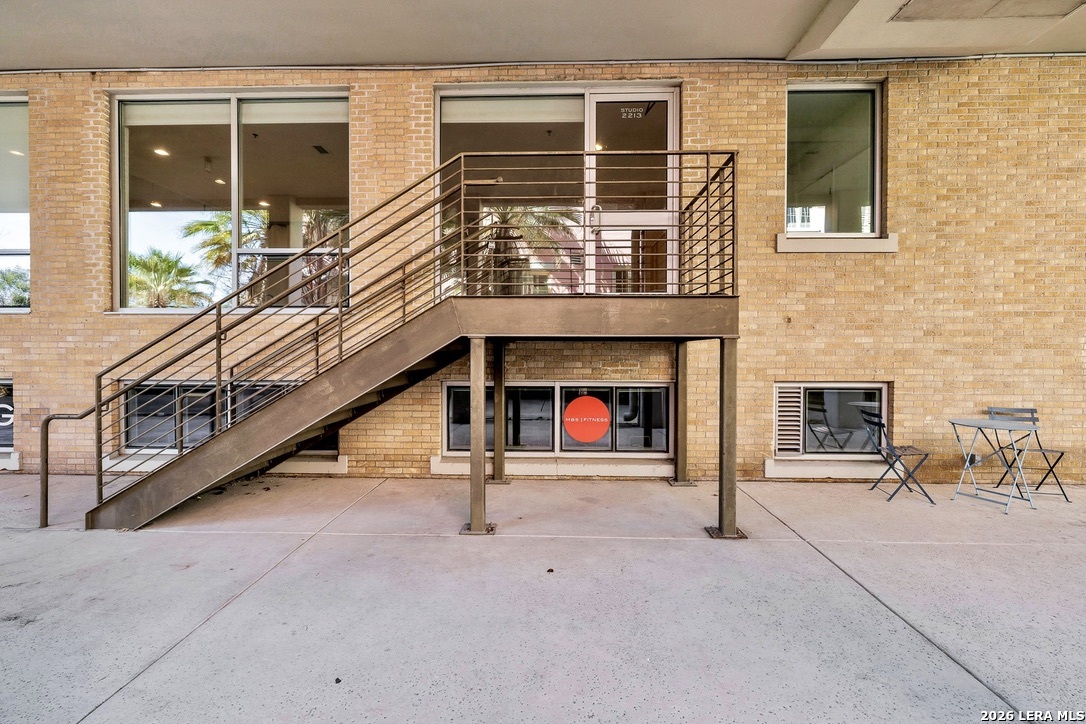 1115 S Alamo 2213