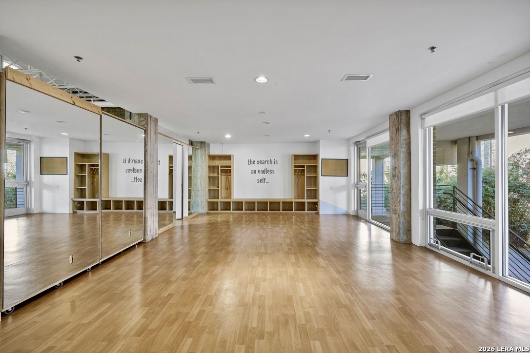 1115 S Alamo 2213