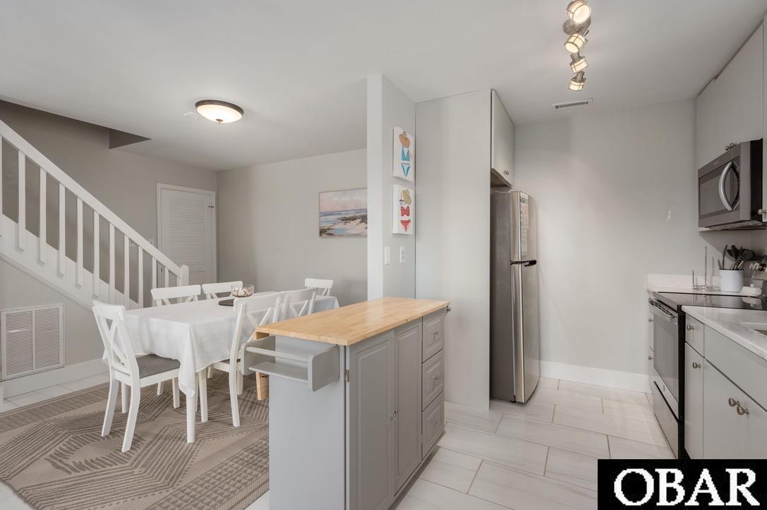 2004 Neptune Way Unit 2004