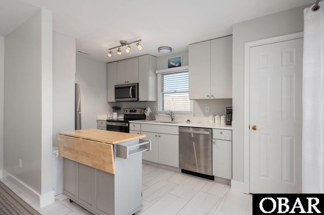 2004 Neptune Way Unit 2004