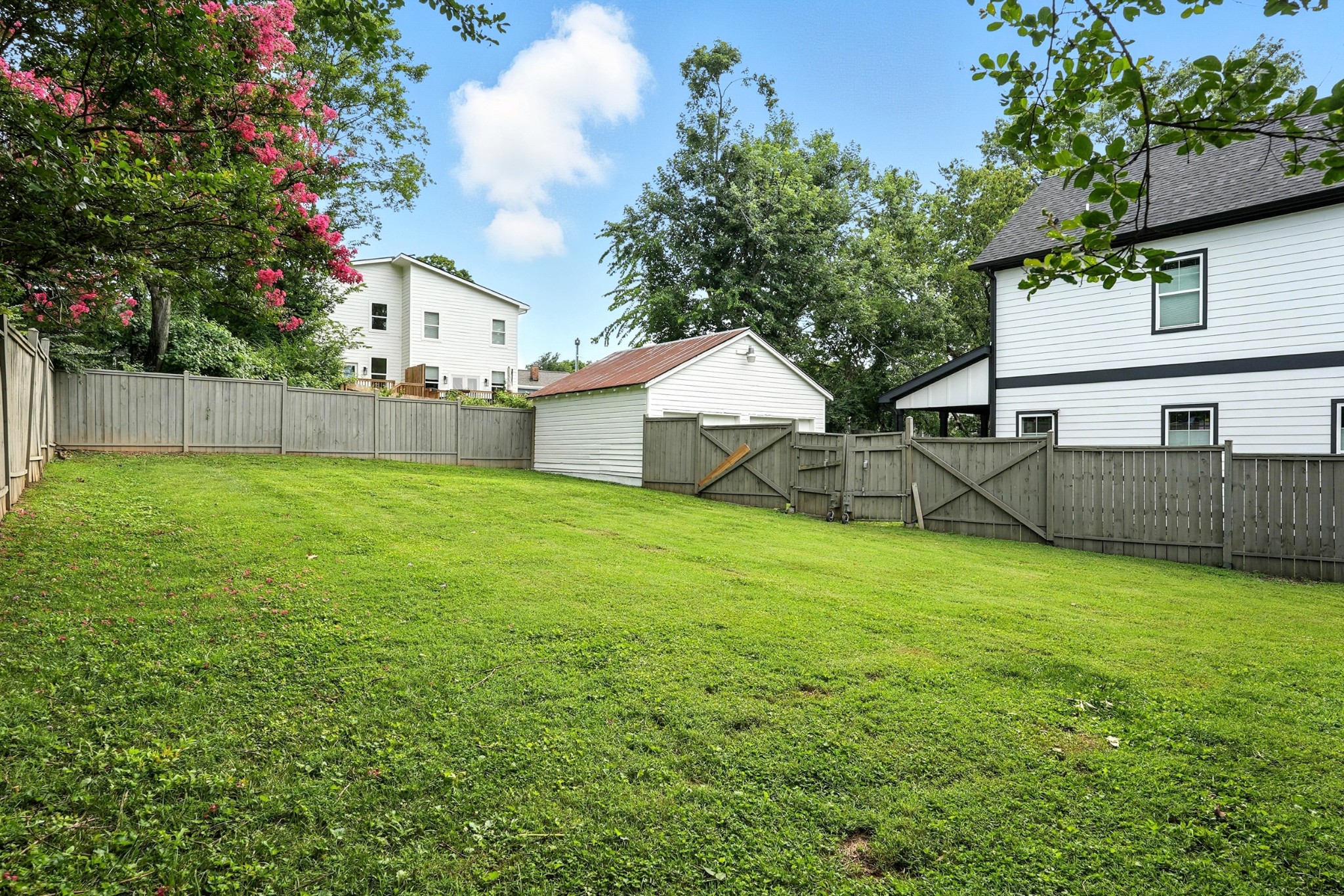 1018 Burchwood Ave