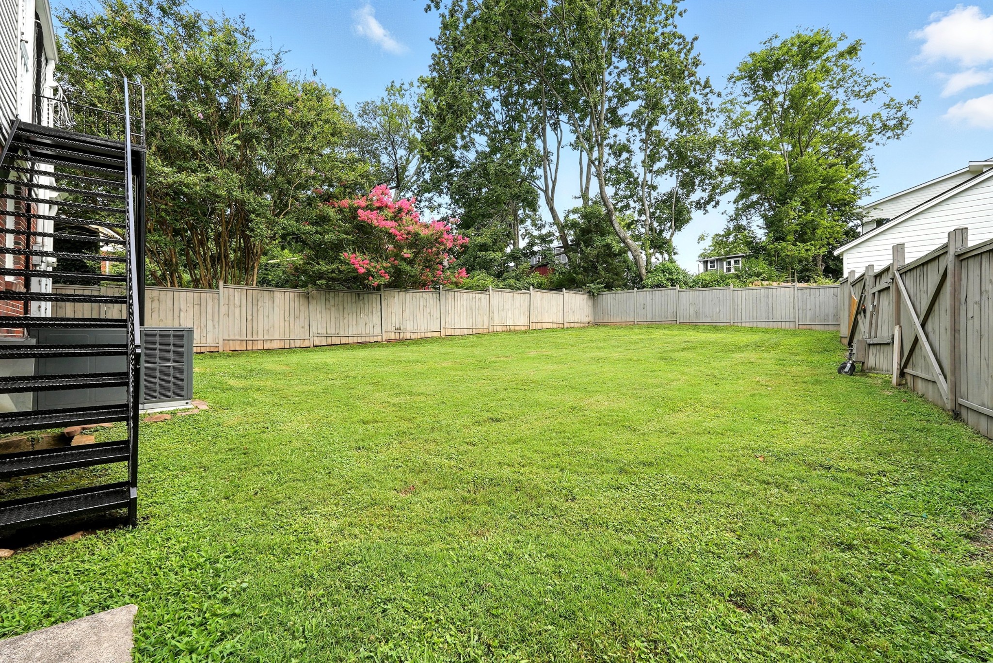 1018 Burchwood Ave