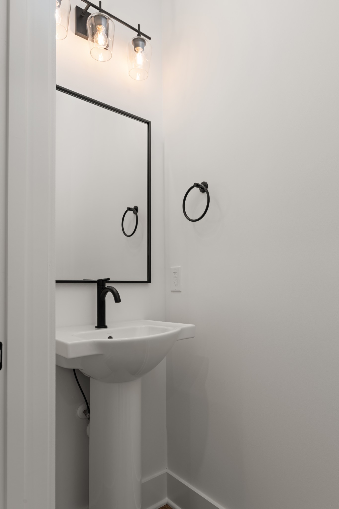 700 N DuPont Ave Unit: 114