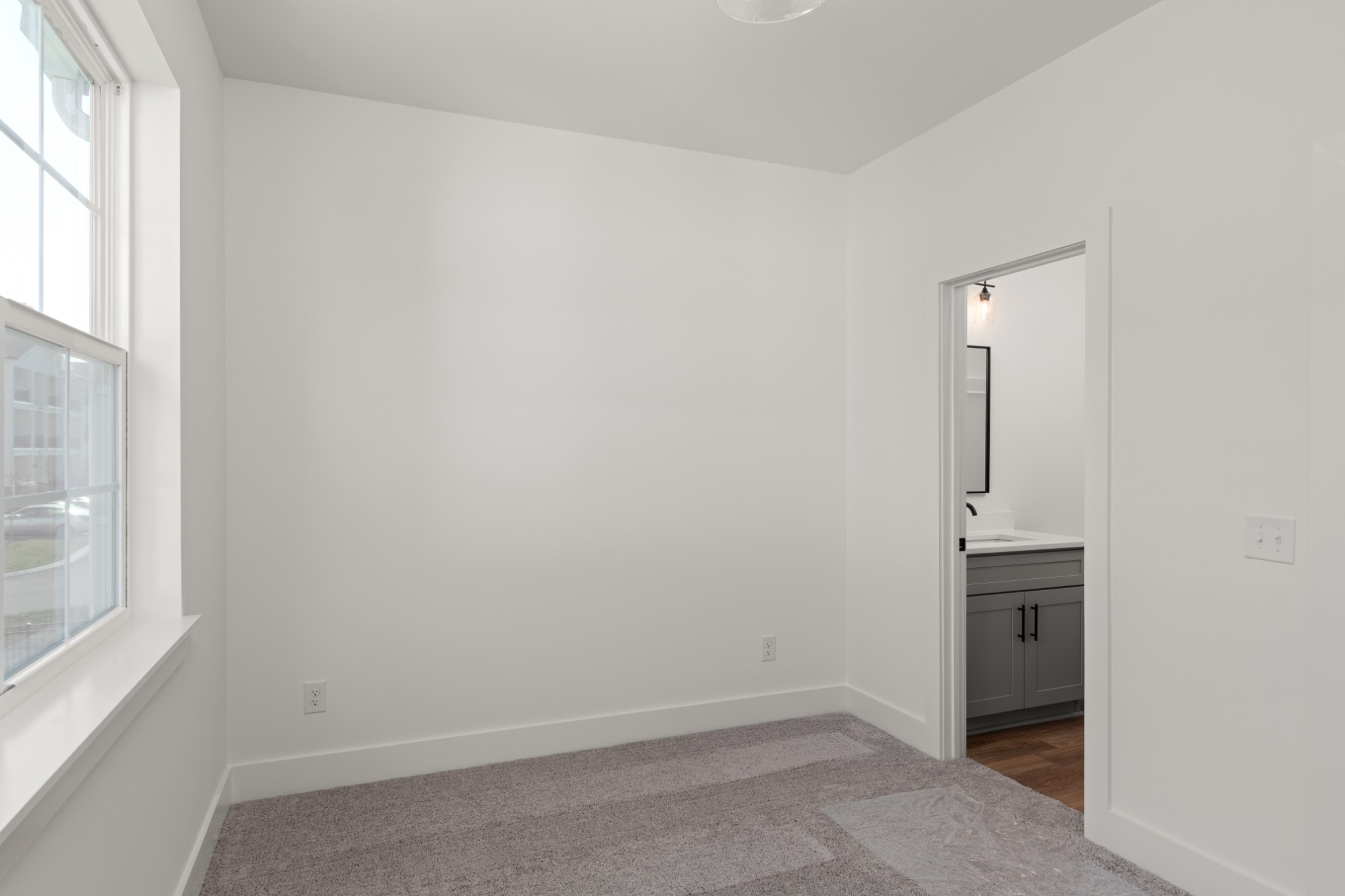 700 N DuPont Ave Unit: 114