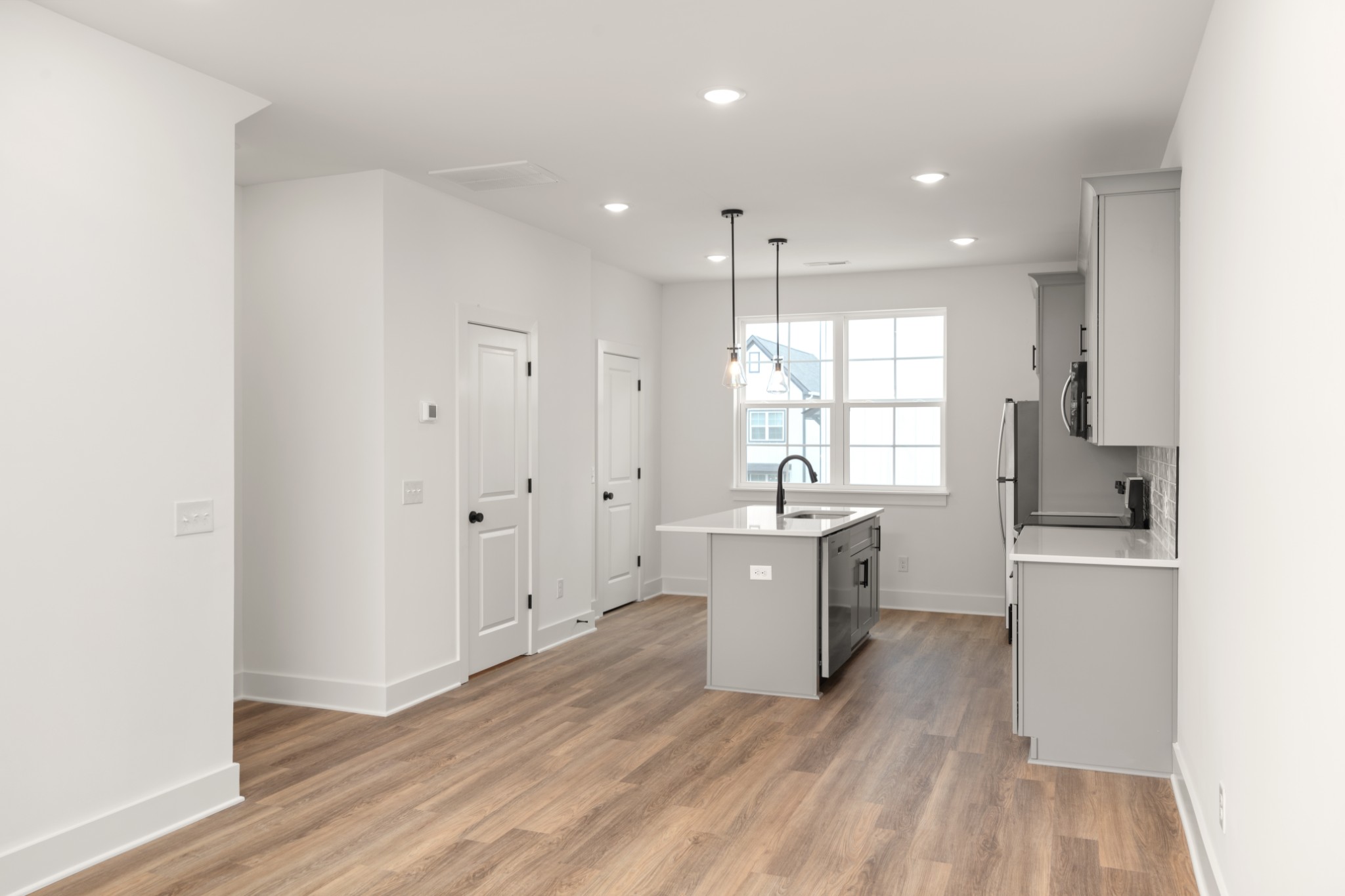 700 N DuPont Ave Unit: 114