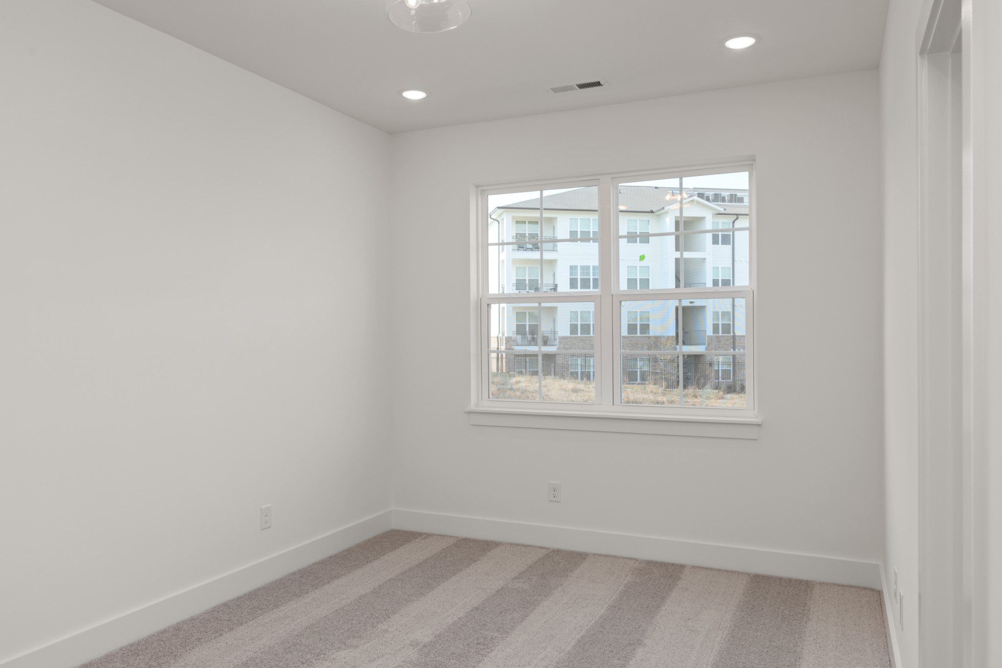 700 N DuPont Ave Unit: 114
