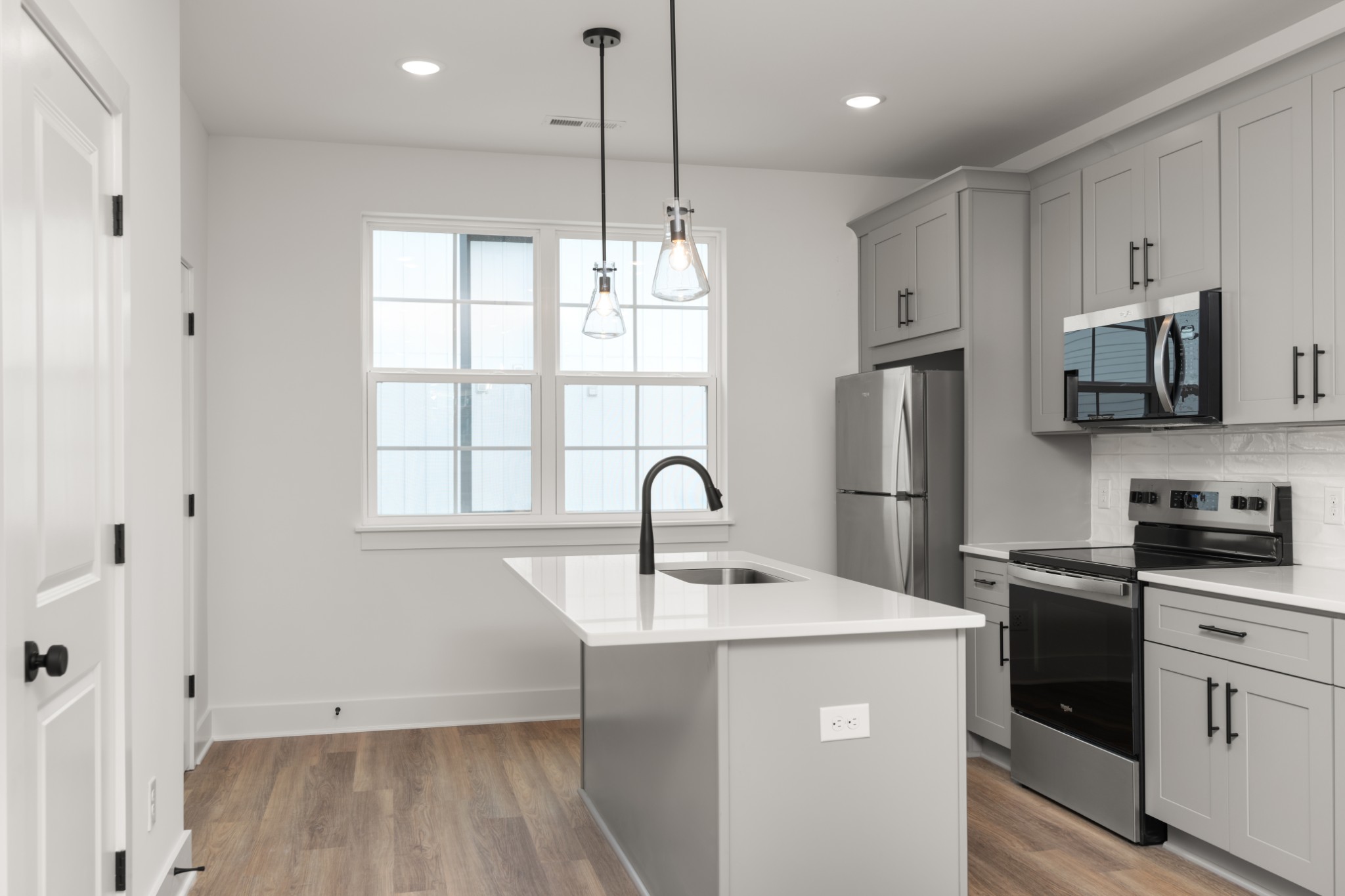 700 N DuPont Ave Unit: 114