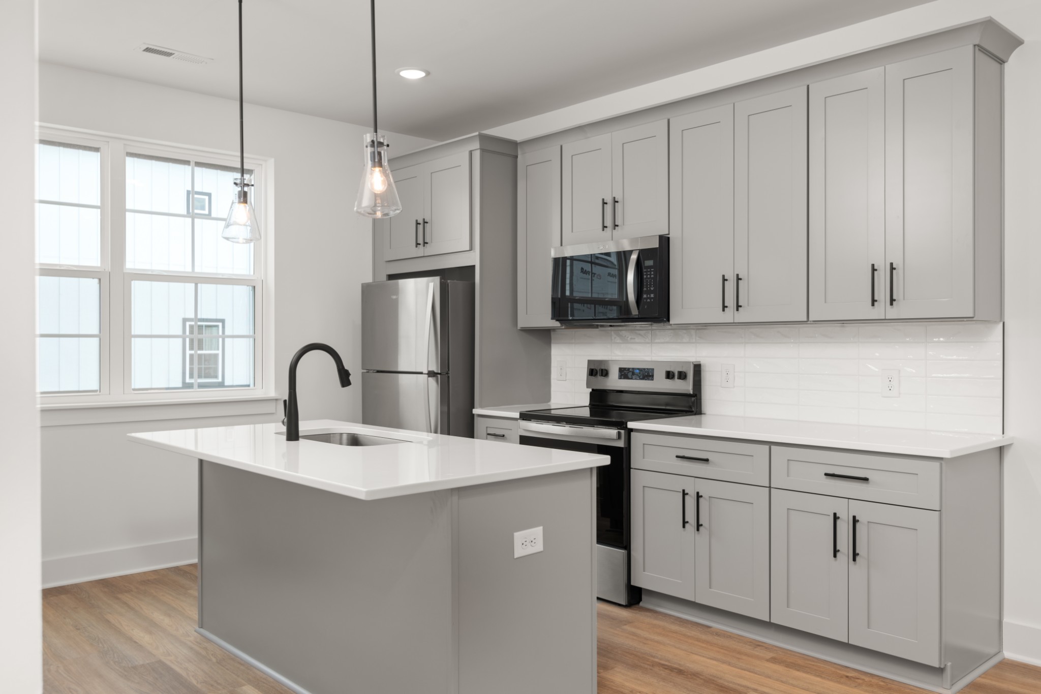700 N DuPont Ave Unit: 114