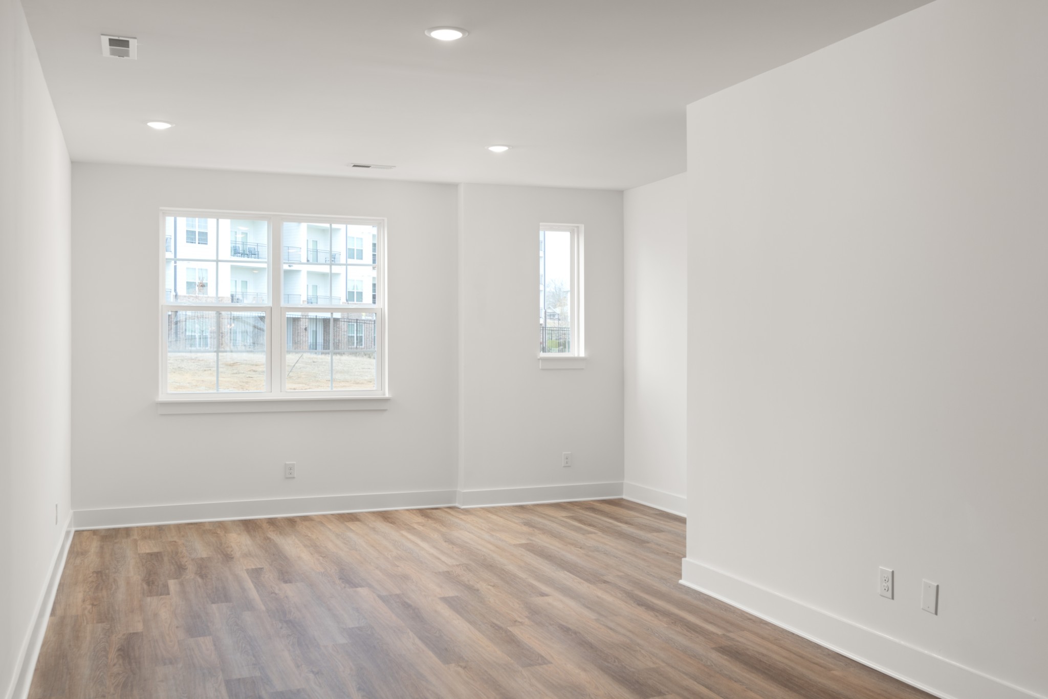 700 N DuPont Ave Unit: 114