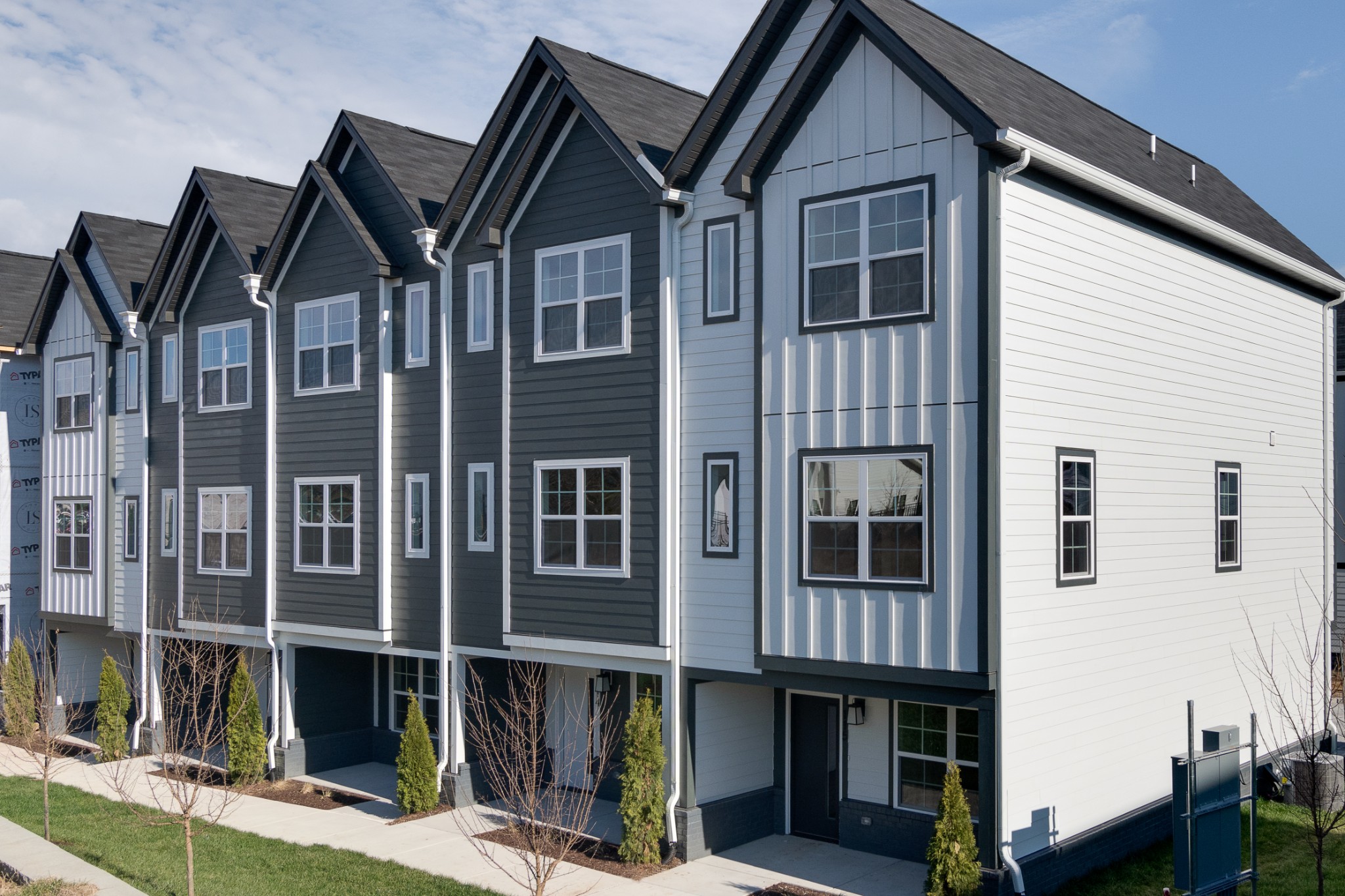 700 N DuPont Ave Unit: 114