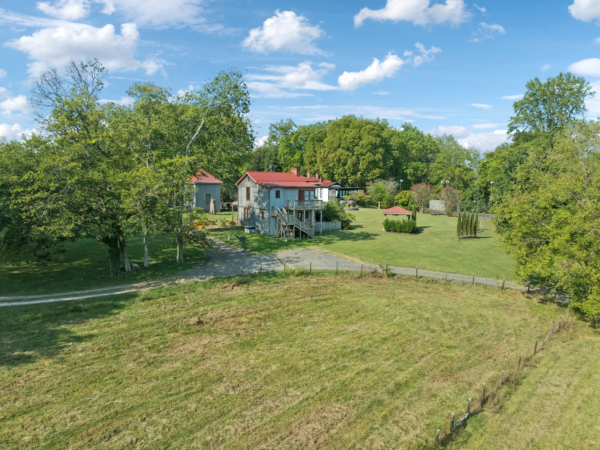 1512 Williamsport Pike