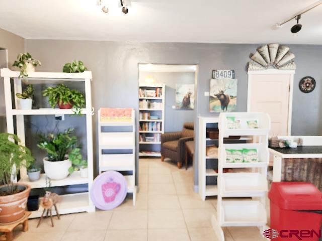 318 E Main St