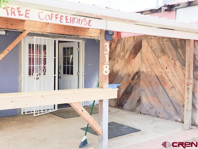 318 E Main St