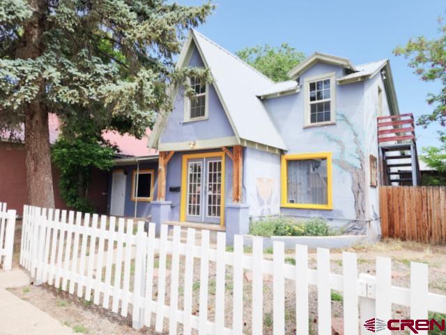 318 E Main St