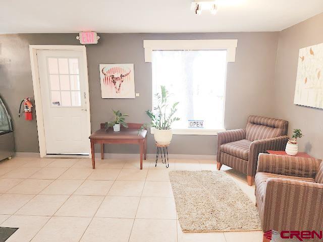 318 E Main St
