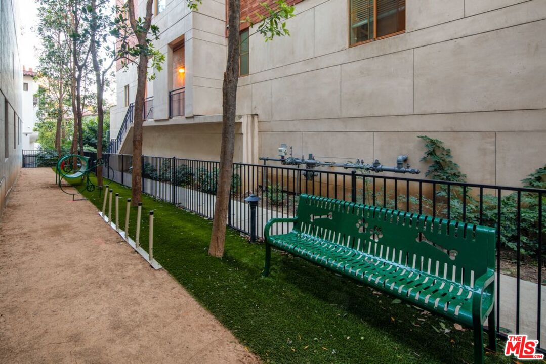 10833 Wilshire Blvd Unit: 524