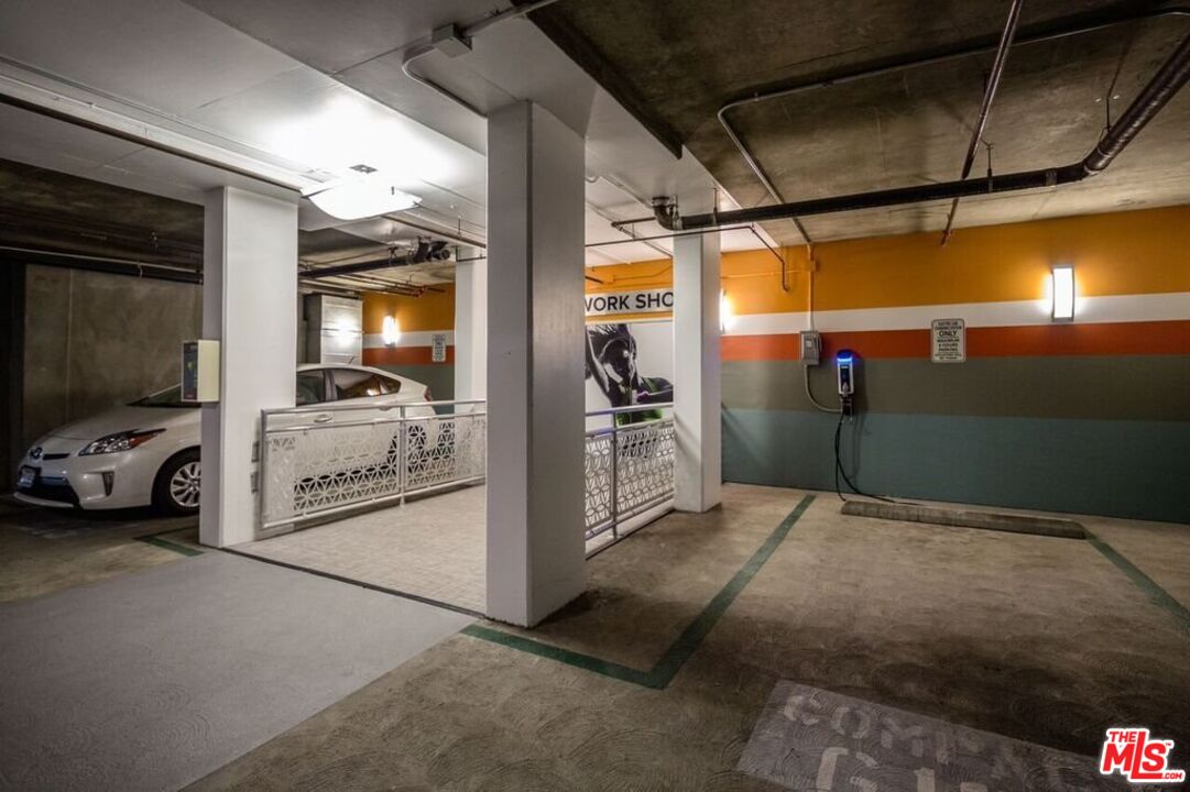 10833 Wilshire Blvd Unit: 524