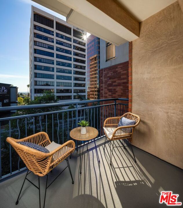 10833 Wilshire Blvd Unit: 524