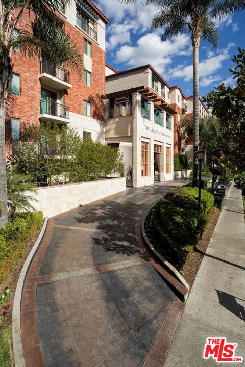10833 Wilshire Blvd Unit: 524