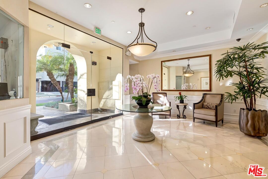132 S Maple Dr Unit: 101