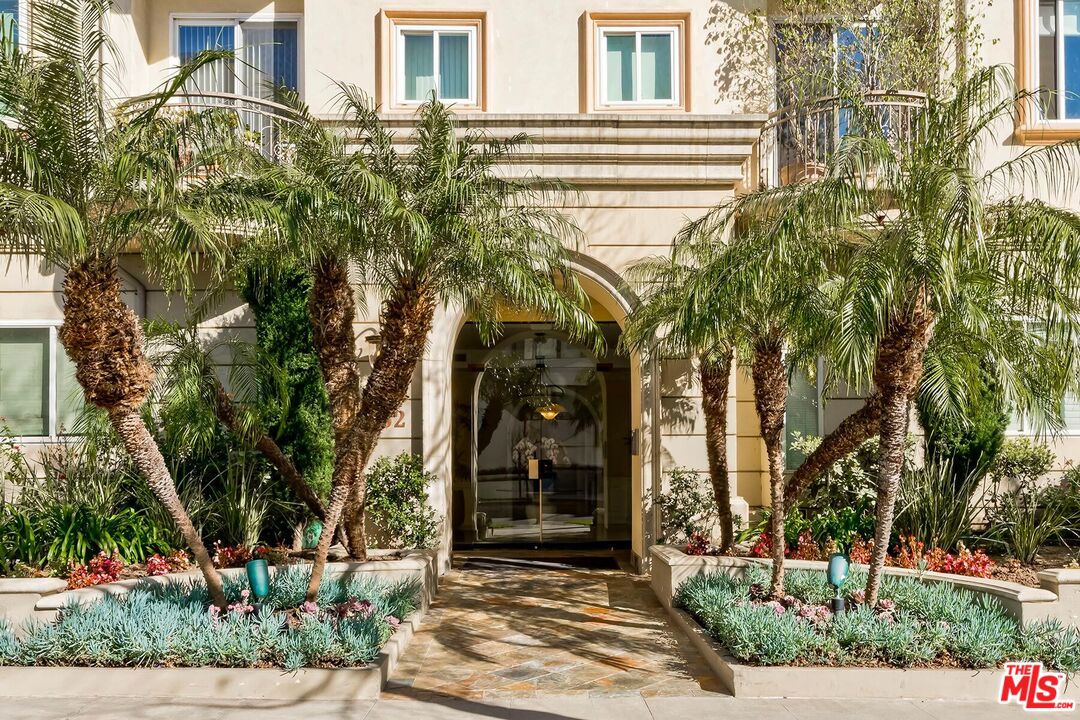 132 S Maple Dr Unit: 101